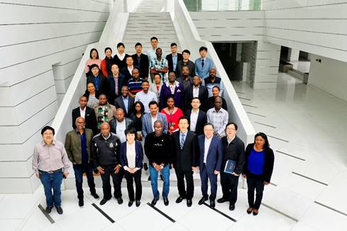 说明: //rentiart.net/__local/A/BE/B1/5B26C1DDEC49025A30F80BA3BA2_E7624F13_7A06.jpg